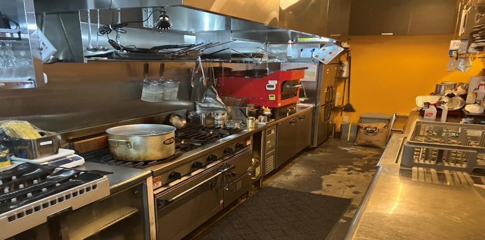 八王子駅徒歩５分！商業施設、飲食店が多いエリアの居酒屋居抜き物件！